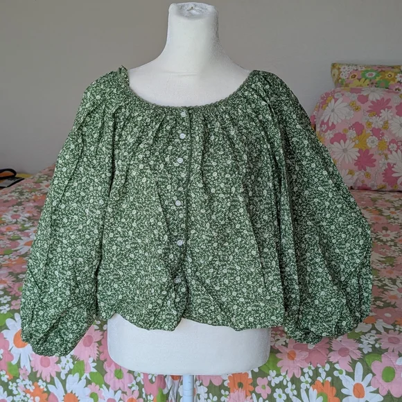 Floral Green Women's Top - Picture 1 of 4